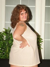 Sexy BBW Agnes acting sweet and naughty while stripping off her clothes in the kitchen live